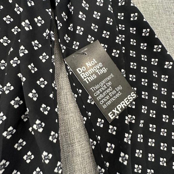 Brand New! Express Dress Black & White Small Neckline Tie Elastic Waist Balloon - Picture 5 of 15